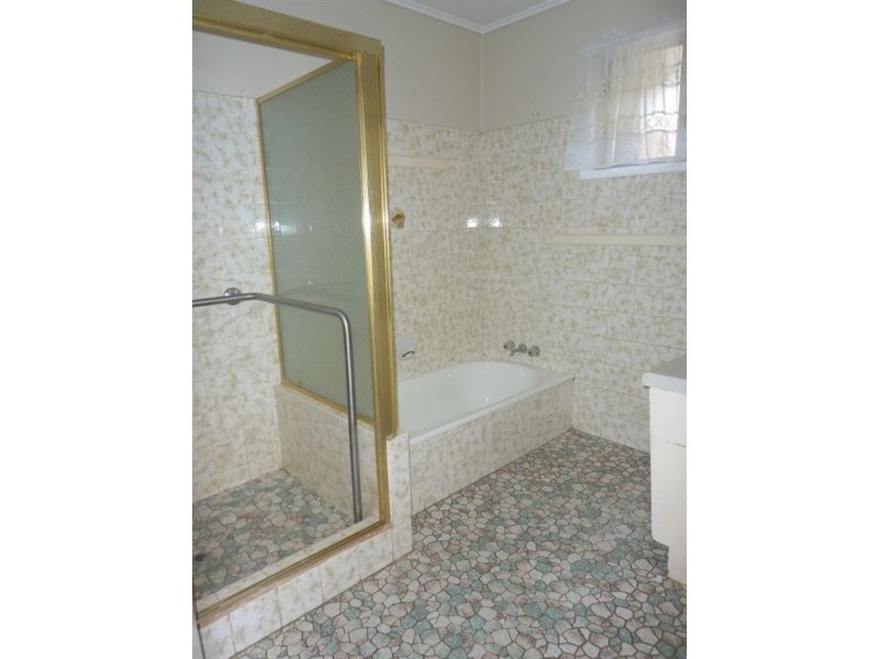 360 Bridge Street, Wilsonton QLD 4350