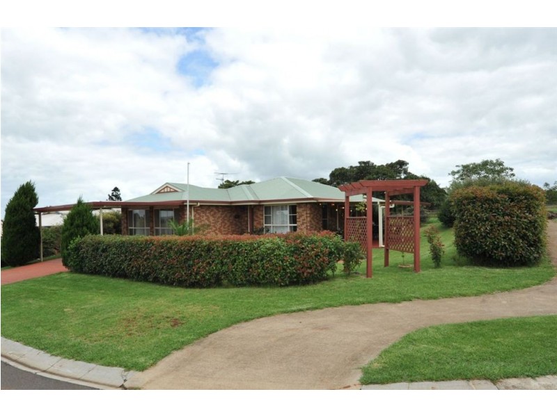 19 Macrossan Street, Cranley QLD 4350