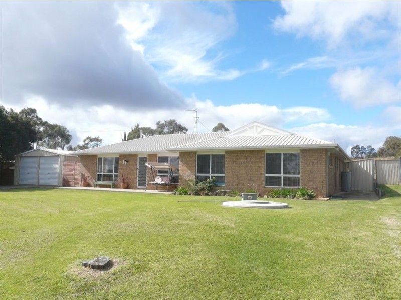 12 Garrett Road, Meringandan QLD 4352