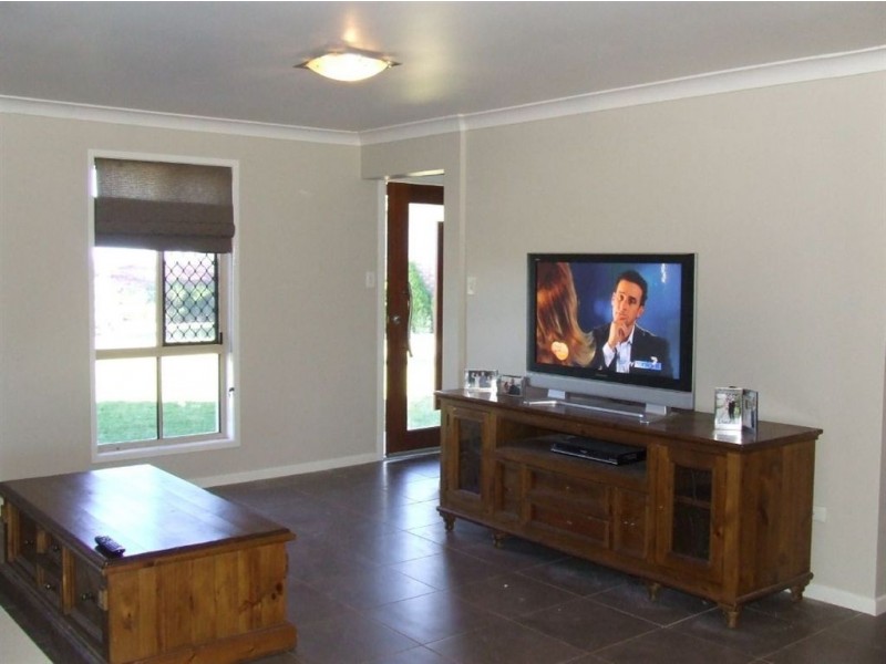 22 Schloss Court, Westbrook QLD 4350