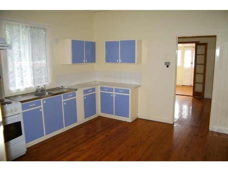 9 Windmill Street, South Toowoomba QLD 4350