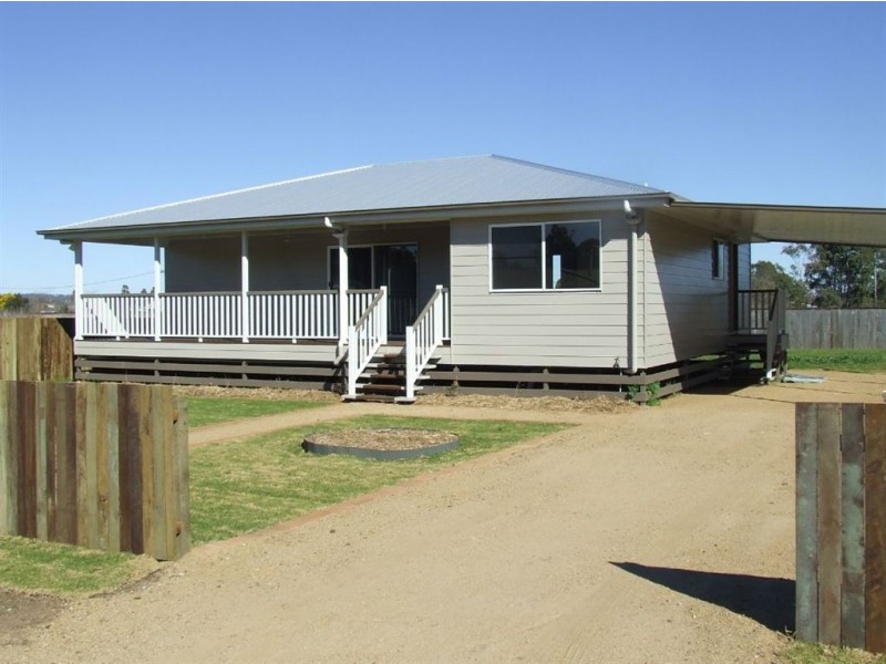 8 Ramsay Street, Cambooya QLD 4358