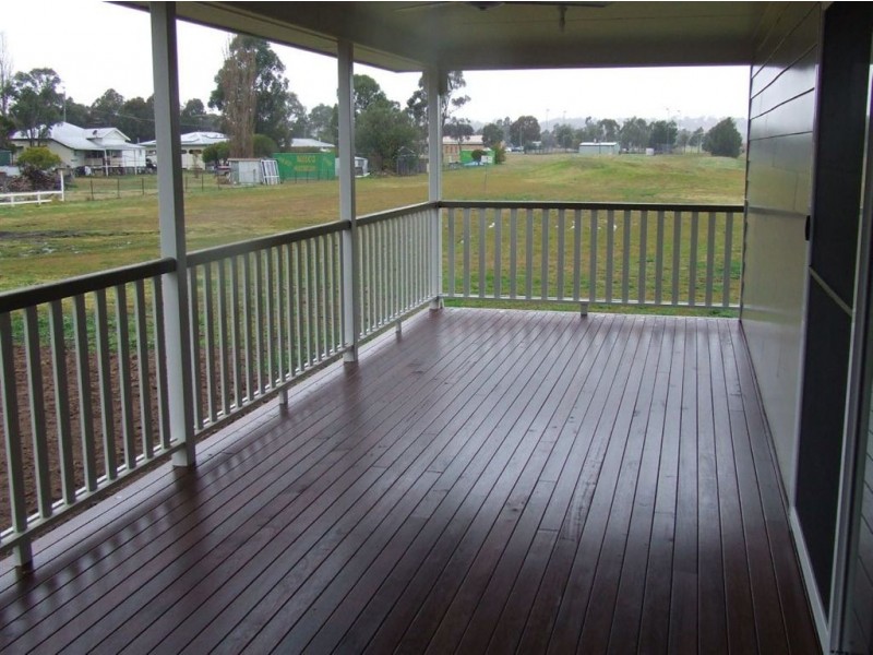 8 Ramsay Street, Cambooya QLD 4358