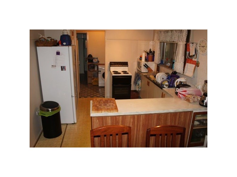 16 Leahy Street, Rockville QLD 4350