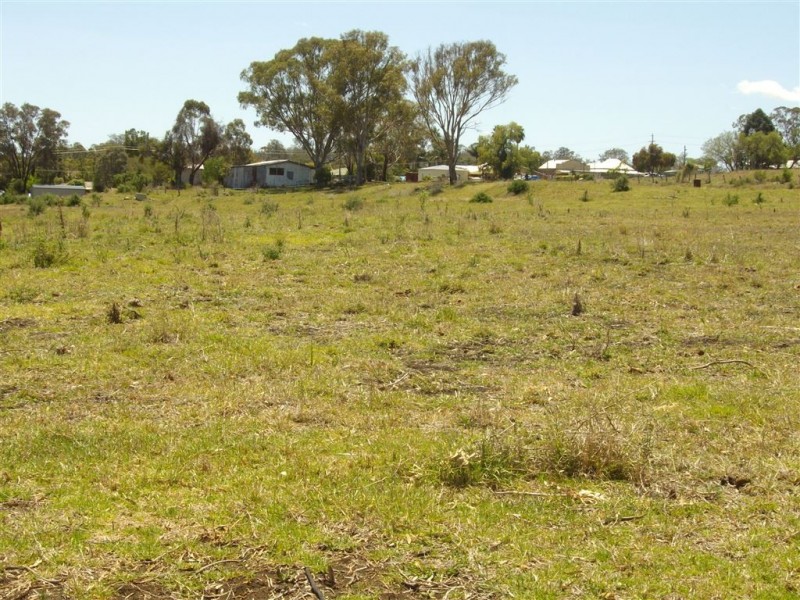 31 Main Street, Meringandan QLD 4352