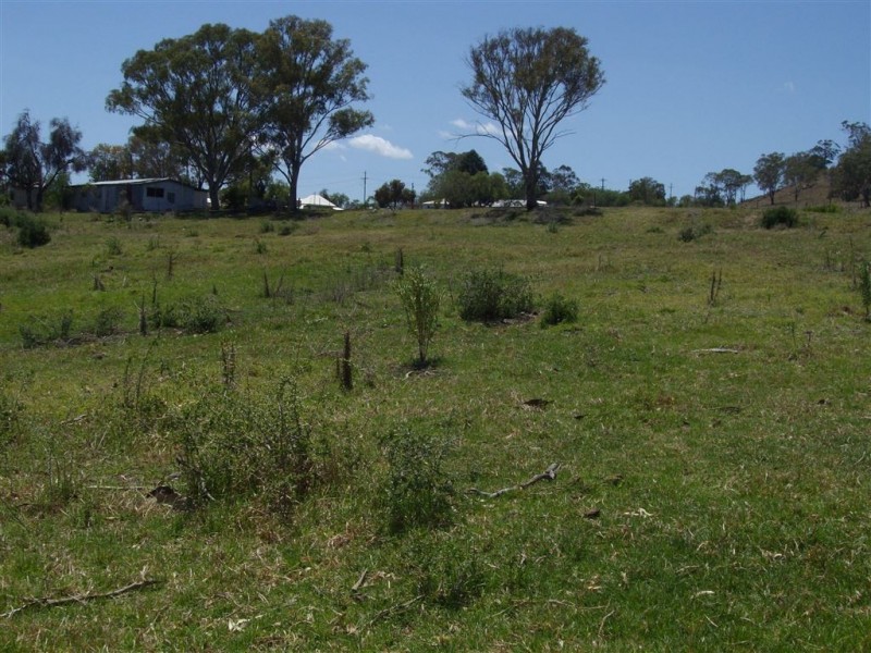 31 Main Street, Meringandan QLD 4352