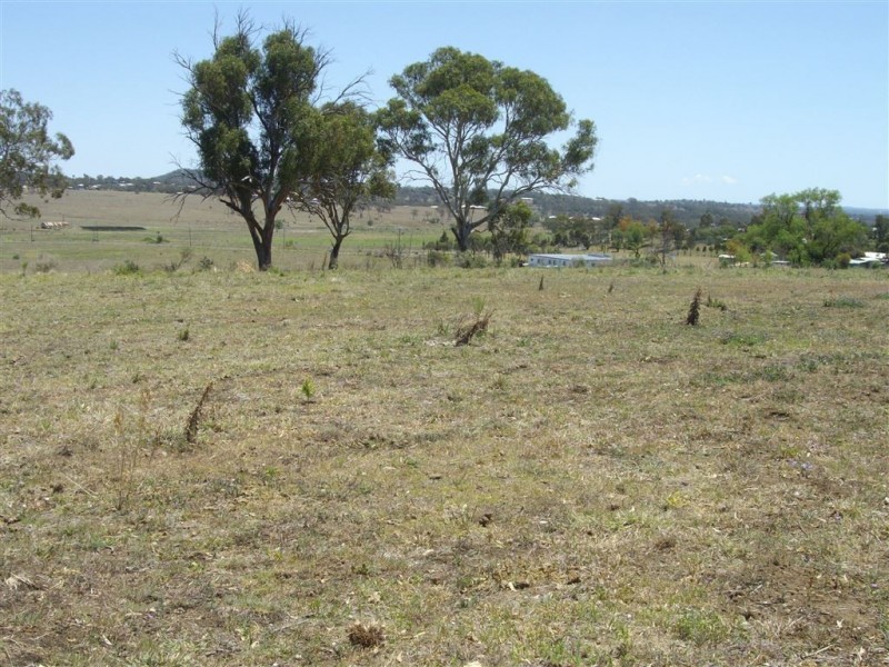 31 Main Street, Meringandan QLD 4352