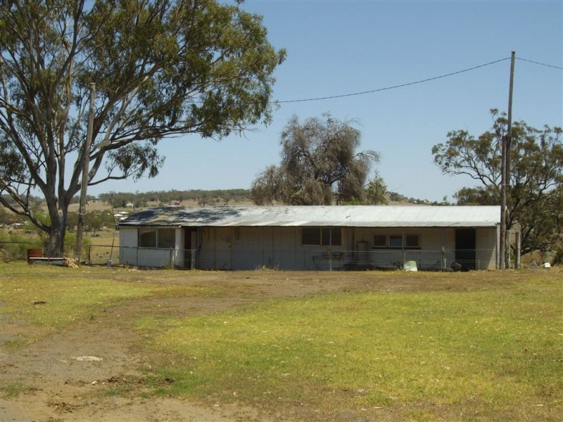 31 Main Street, Meringandan QLD 4352