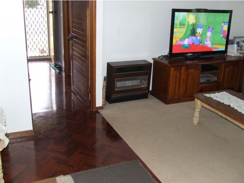 8A Bingara Street, Mount Lofty QLD 4350