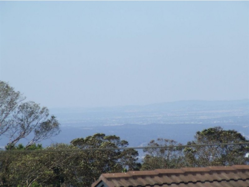 8A Bingara Street, Mount Lofty QLD 4350