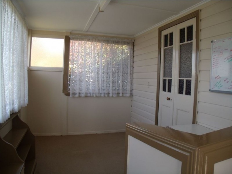 196 South Street, Centenary Heights QLD 4350