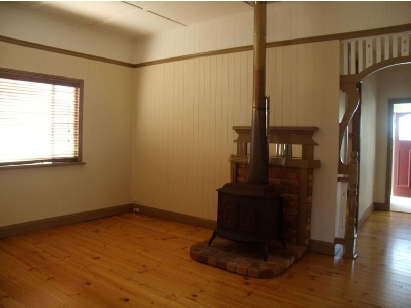 196 South Street, Centenary Heights QLD 4350