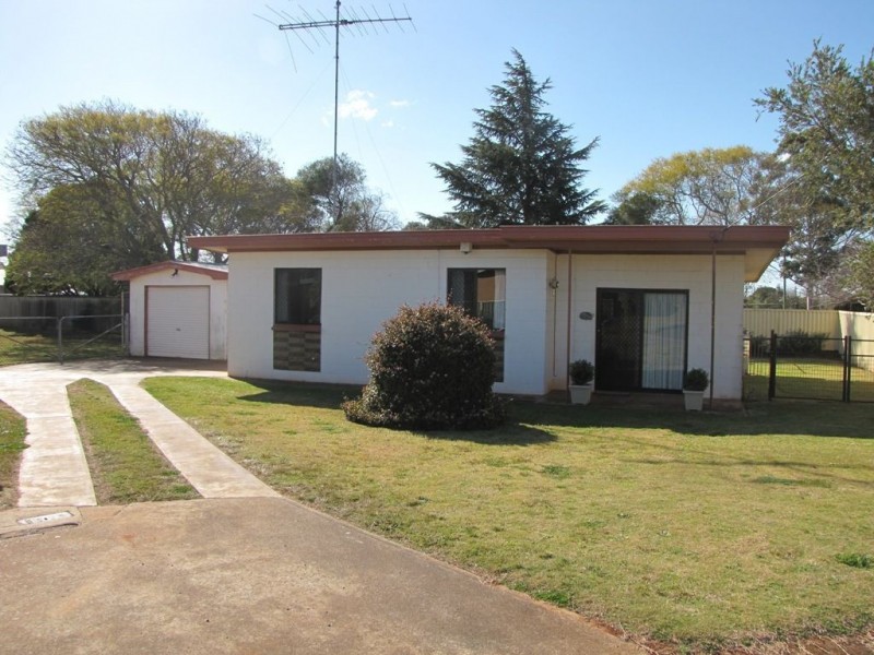 1 Barden Court, Harristown QLD 4350