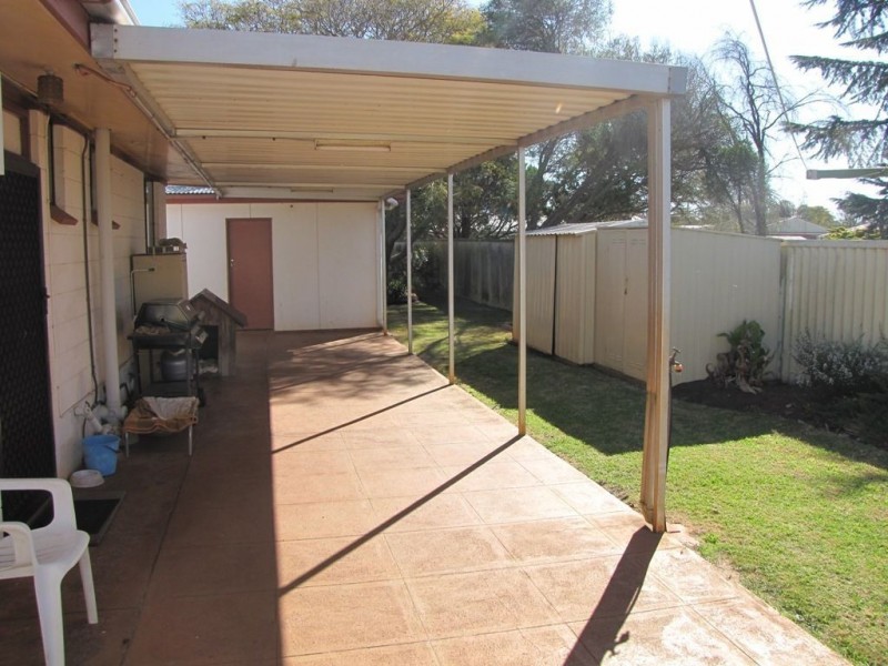 1 Barden Court, Harristown QLD 4350