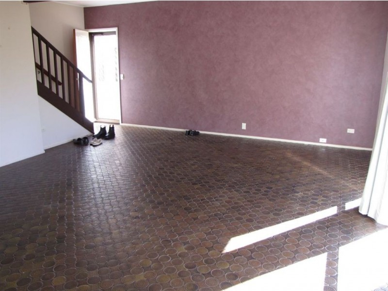 12 Weller Street, Rangeville QLD 4350