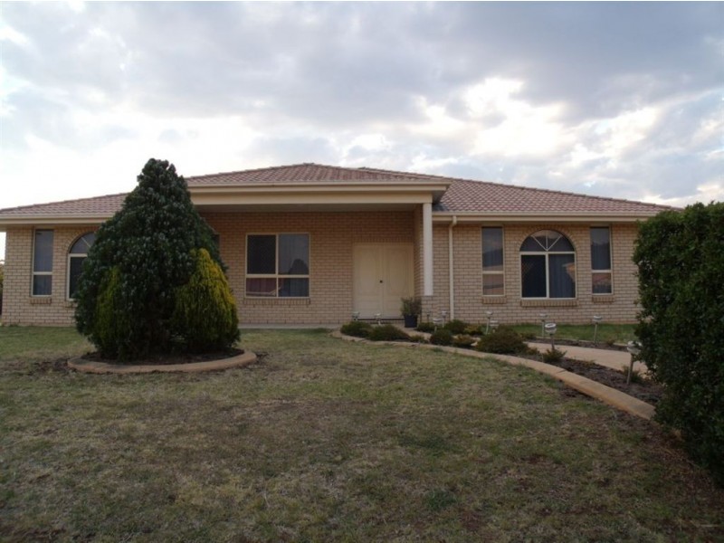 36 Belclaire Drive, Westbrook QLD 4350