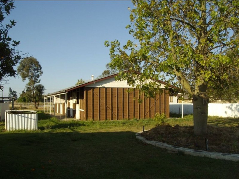 32B Davidson Street, Oakey QLD 4401