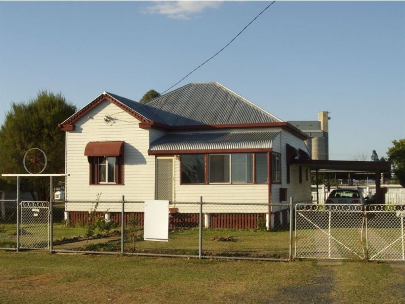 32 Davidson Street, Oakey QLD 4401