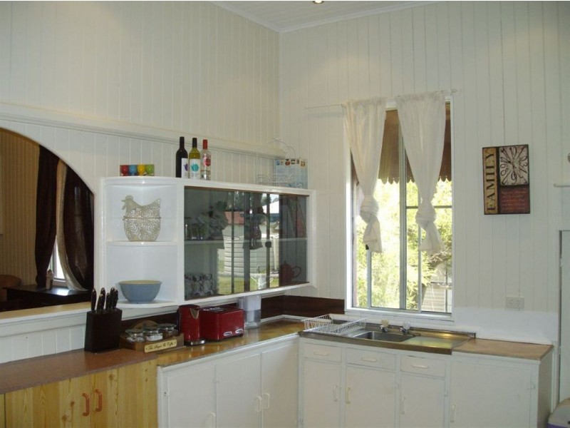 32 Davidson Street, Oakey QLD 4401