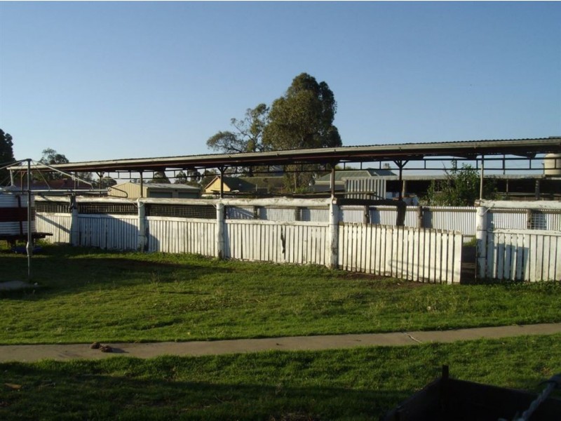 32 Davidson Street, Oakey QLD 4401