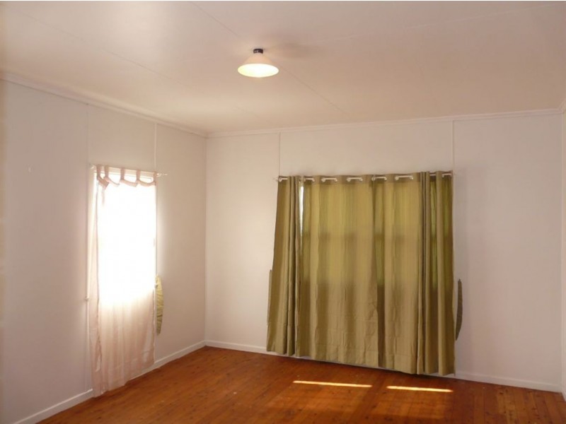 4 Allom Street, South Toowoomba QLD 4350