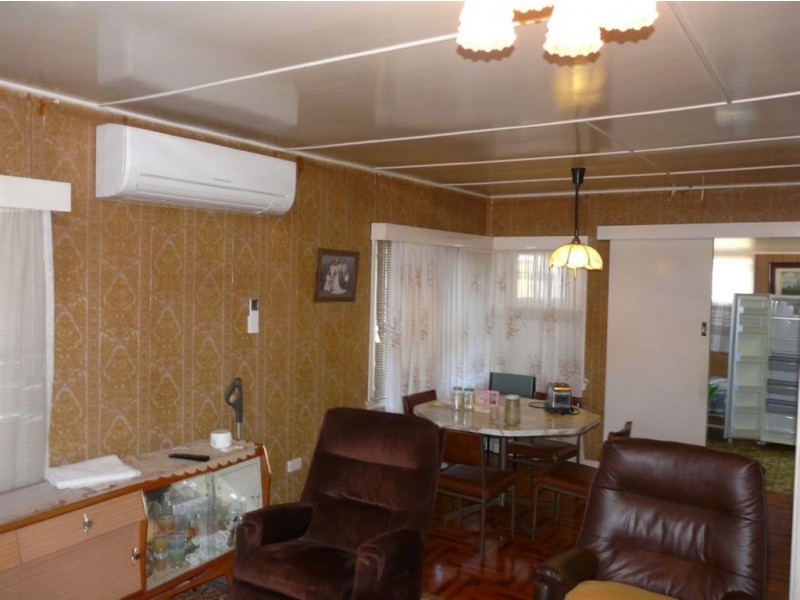 10 Teesdale Avenue, Newtown QLD 4350