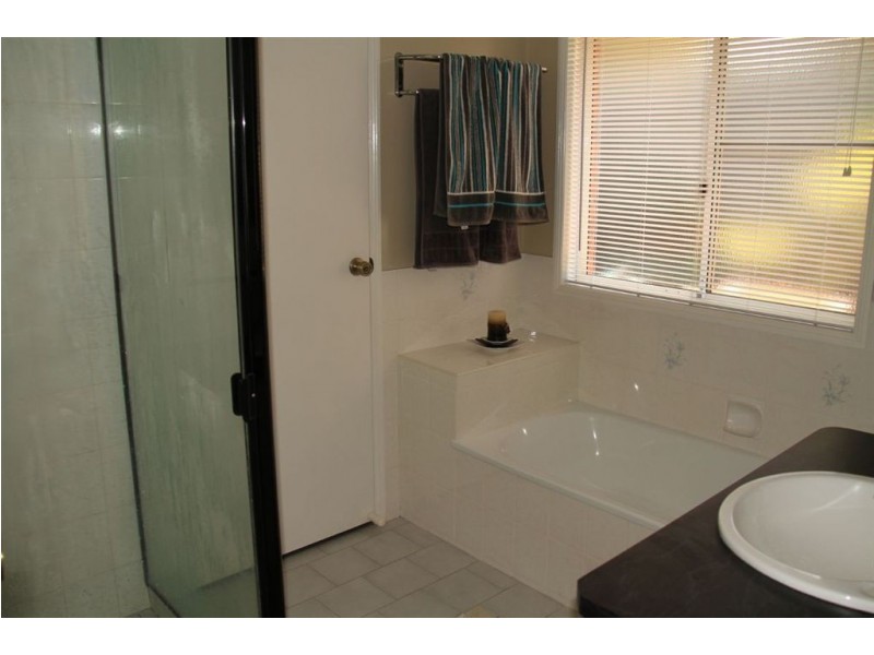 16 Stoneyhurst Court, Glenvale QLD 4350