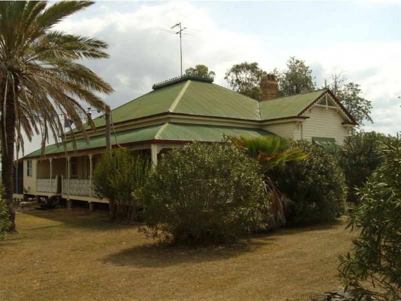 949 Clifton-Pittsworth Road, Back Plains QLD 4361