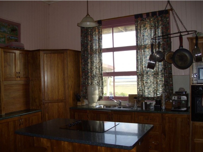 949 Clifton-Pittsworth Road, Back Plains QLD 4361