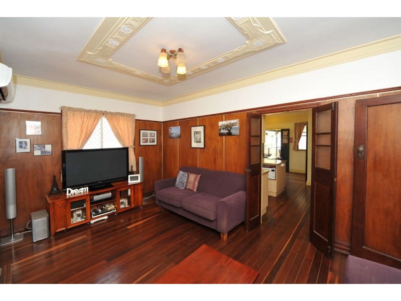 228B Campbell Street, Newtown QLD 4350