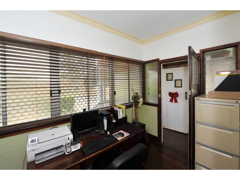 228B Campbell Street, Newtown QLD 4350