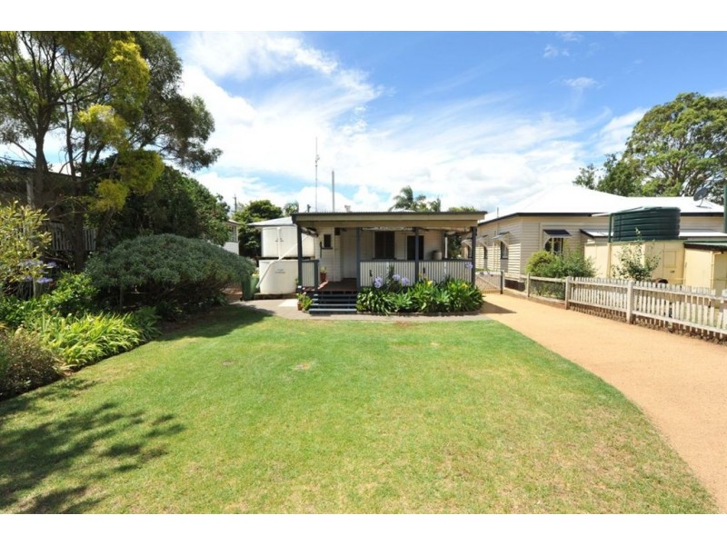 228B Campbell Street, Newtown QLD 4350