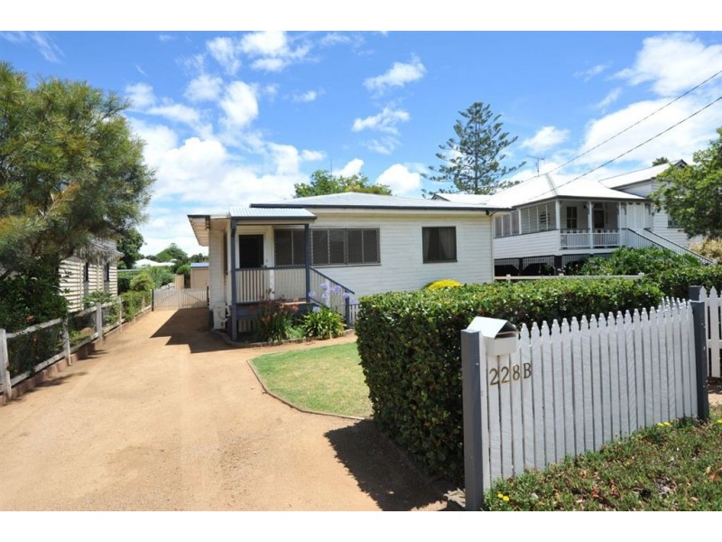 228B Campbell Street, Newtown QLD 4350