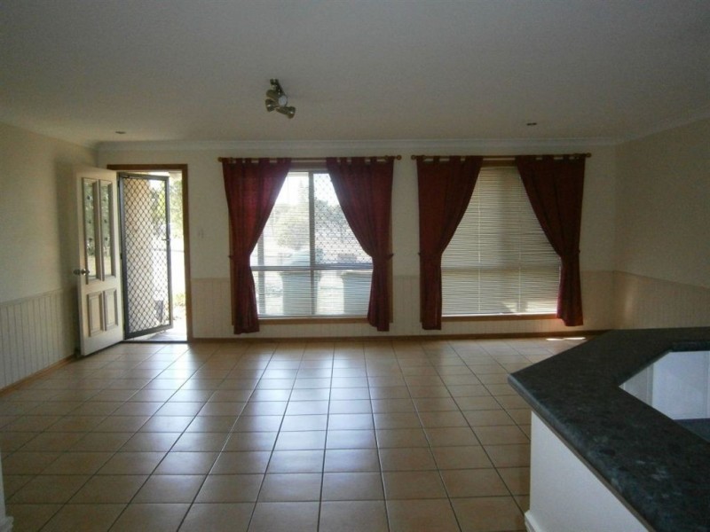 12 Cortess Street, Kearneys Spring QLD 4350