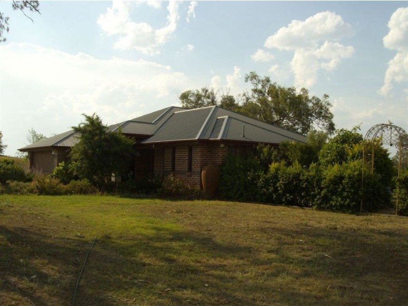 220 Hudson Road, Southbrook QLD 4363