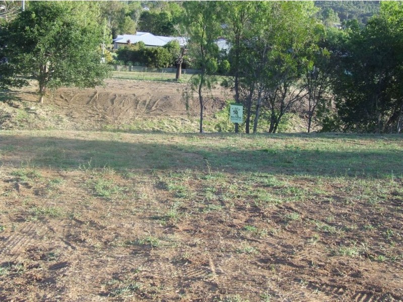 9 Biggs Road, Withcott QLD 4352