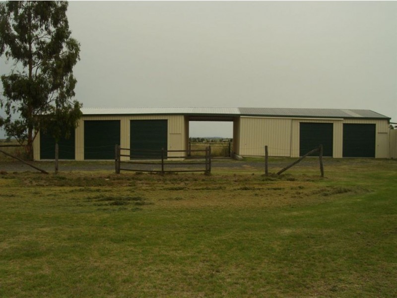 43 Railway Parade, Cambooya QLD 4358