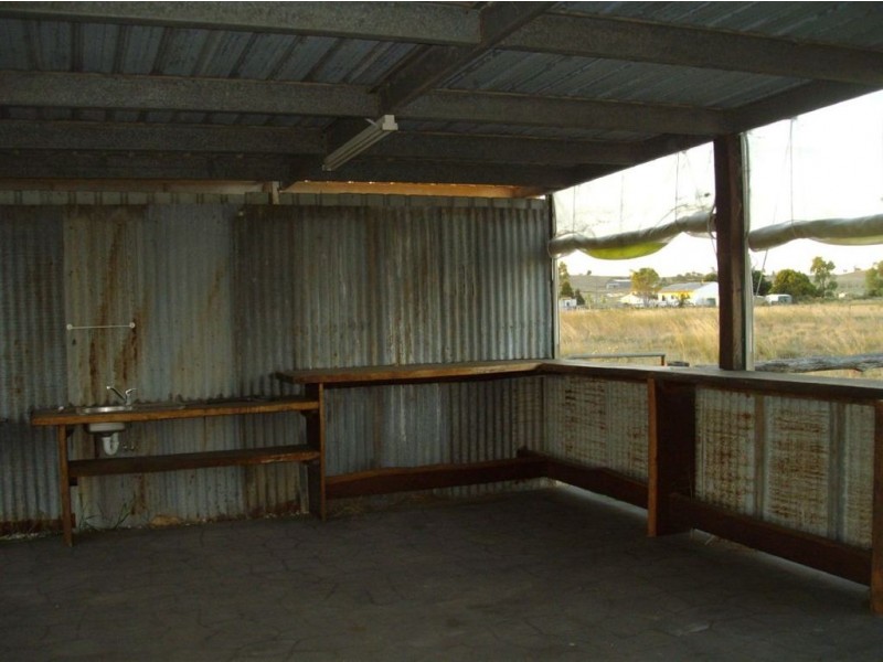 43 Railway Parade, Cambooya QLD 4358
