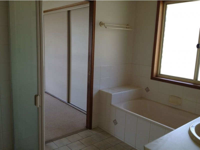 23 Horrocks Crescent, Kearneys Spring QLD 4350