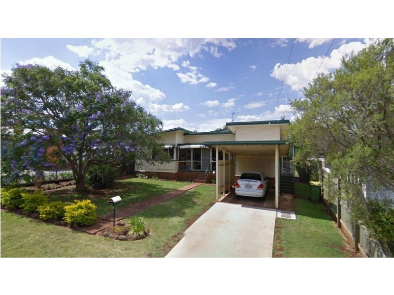 17 Welcombe Avenue, Rockville QLD 4350