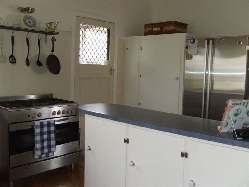 17 Welcombe Avenue, Rockville QLD 4350
