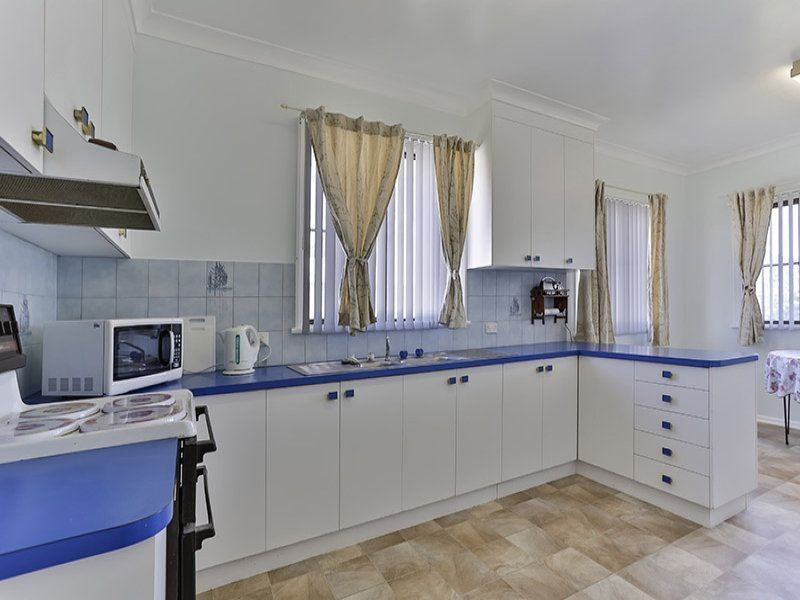 31 Welcombe Avenue, Rockville QLD 4350