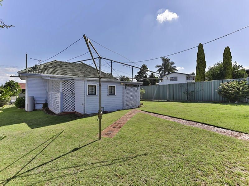 31 Welcombe Avenue, Rockville QLD 4350
