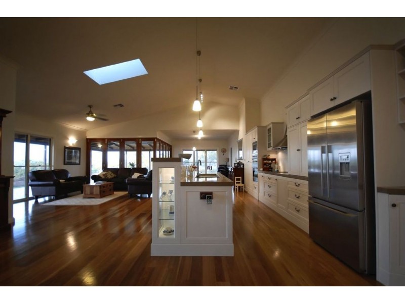 1a Linora Drive, Gowrie Mountain QLD 4350