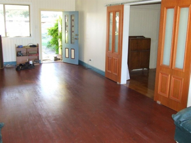 14324 New England Highway, Greenmount East QLD 4359