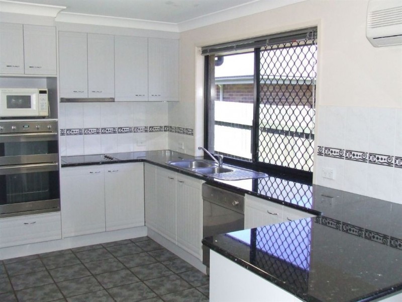 25 Prime Minister Drive, Middle Ridge QLD 4350