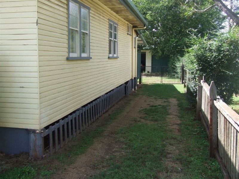 32 Fourth Avenue, Harristown QLD 4350