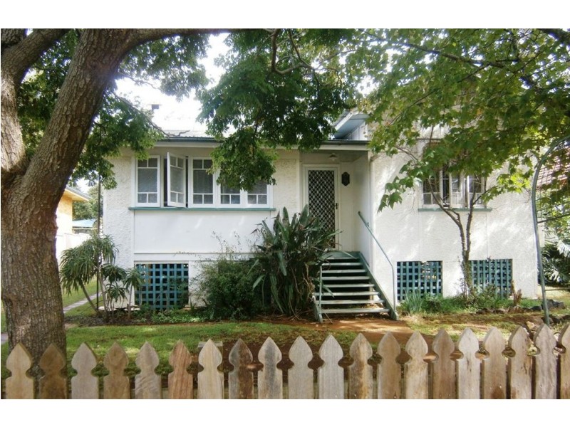 32 Dunne Street, Harristown QLD 4350