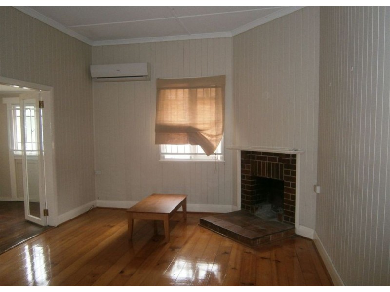 32 Dunne Street, Harristown QLD 4350