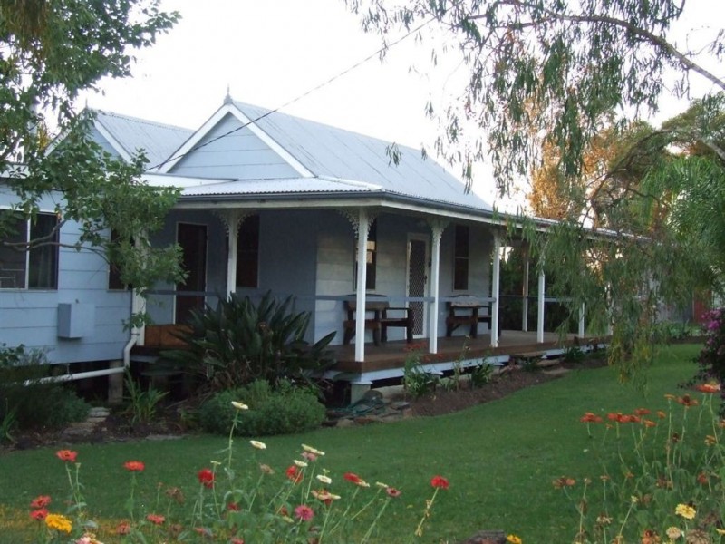 25 King Street, Goombungee QLD 4354